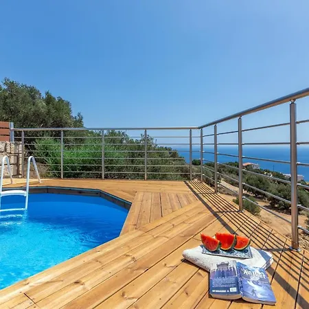 Nami _privatepool_ Seaview